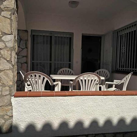 Xalet Amb Jardi Villa Empuriabrava Bagian luar foto