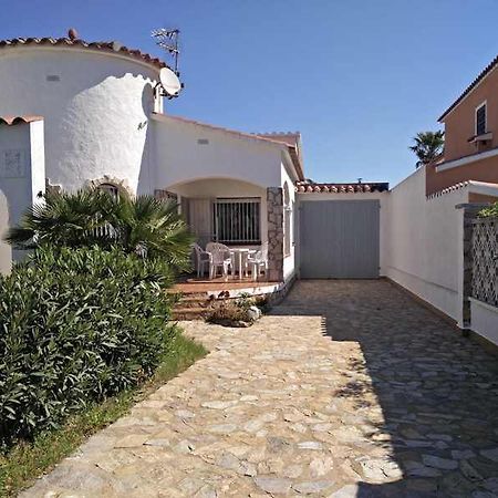 Xalet Amb Jardi Villa Empuriabrava Bagian luar foto
