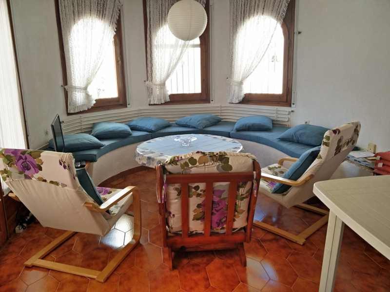 Xalet Amb Jardi Villa Empuriabrava Bagian luar foto