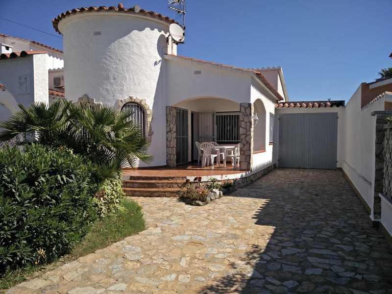 Xalet Amb Jardi Villa Empuriabrava Bagian luar foto