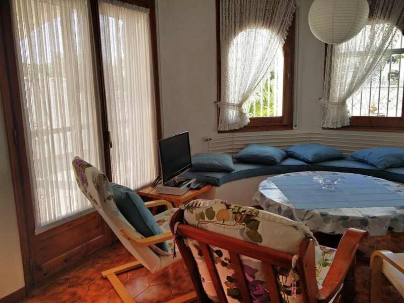 Xalet Amb Jardi Villa Empuriabrava Bagian luar foto